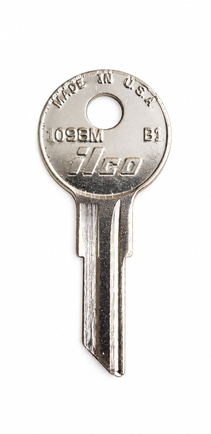 Ilco - 1098M - B1 - Freightliner - Key Blank — lighting-cleaned gallery photo 2; original retained