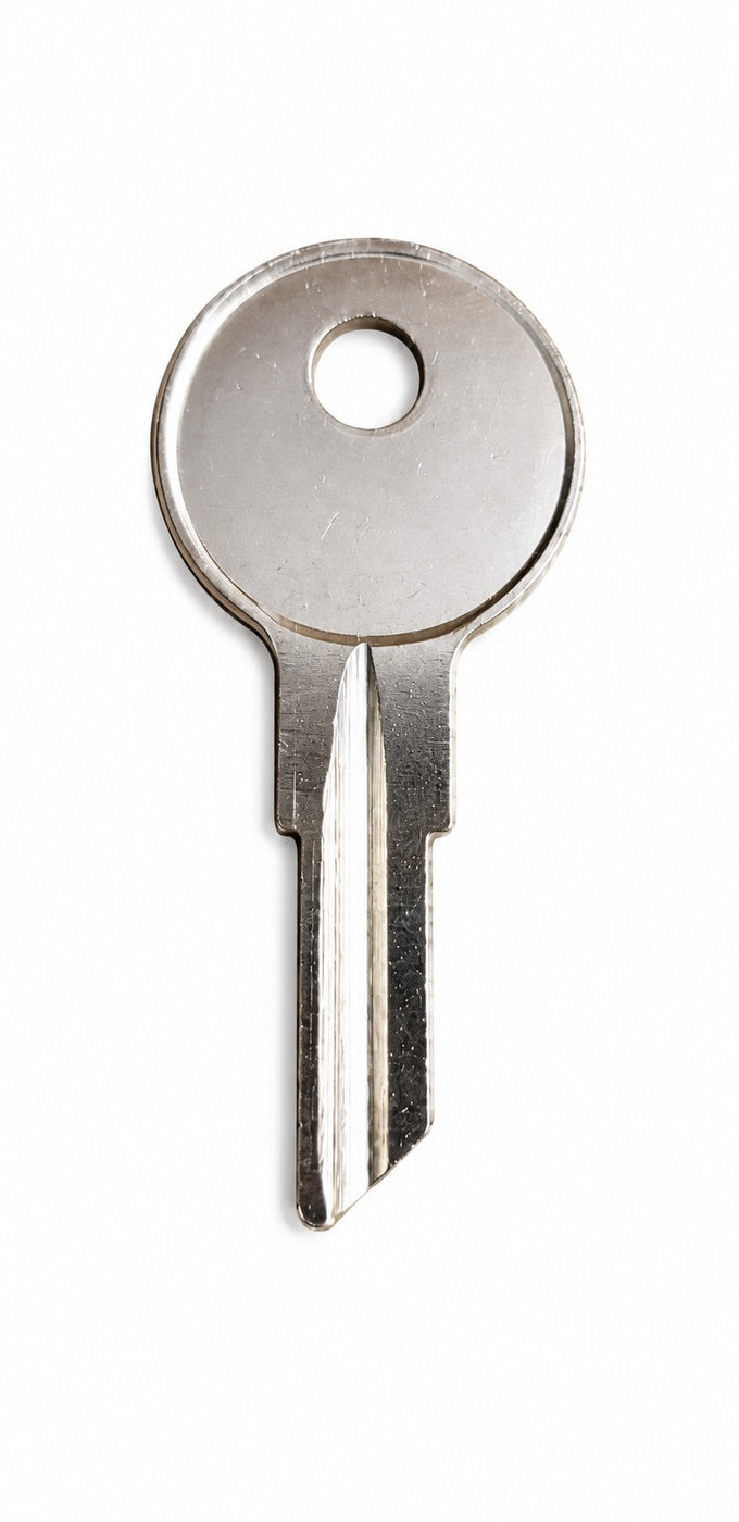 Ilco - 1098M - B1 - Freightliner - Key Blank — lighting-cleaned gallery photo 3; original retained