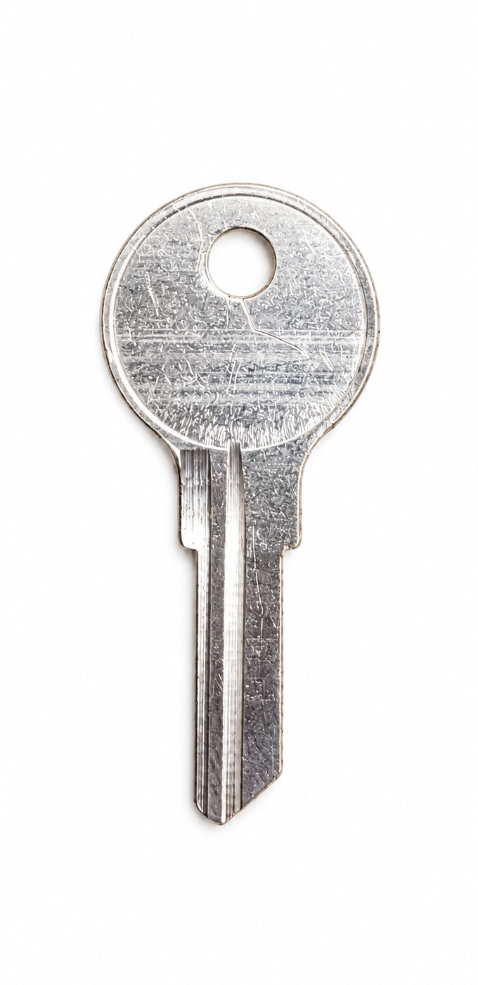 Ilco - AP3 - 103AM - Key Blank — lighting-cleaned gallery photo 2; original retained