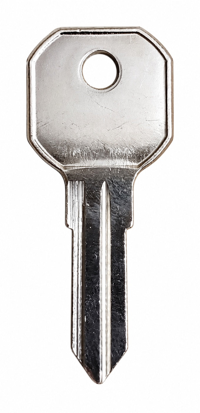 Ilco - 1611R - Key Blank - Gas Cap Reverse — lighting-cleaned gallery photo 2; original retained