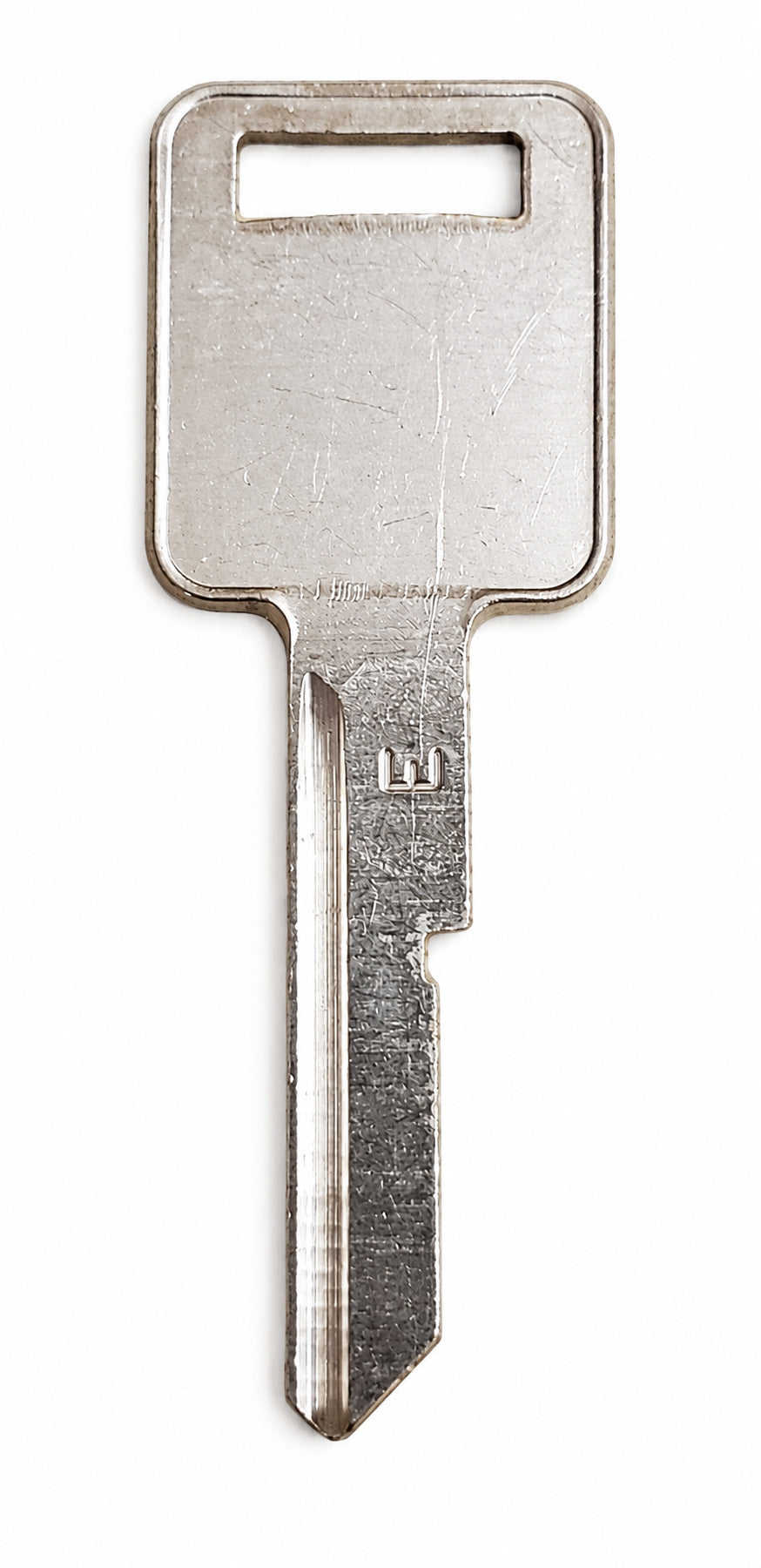Ilco - B44 - P1098E - Key Blank - GM " E " - Chevy - Ignition - USA — lighting-cleaned gallery photo 2; original retained (source 47202076197107)