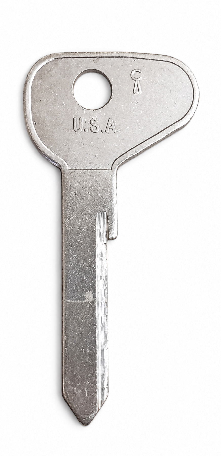 Curtis - V-29 - VW71A - Key Blank - Volkswagen - Vintage — lighting-cleaned gallery photo 2; original retained (source 47202086781171)
