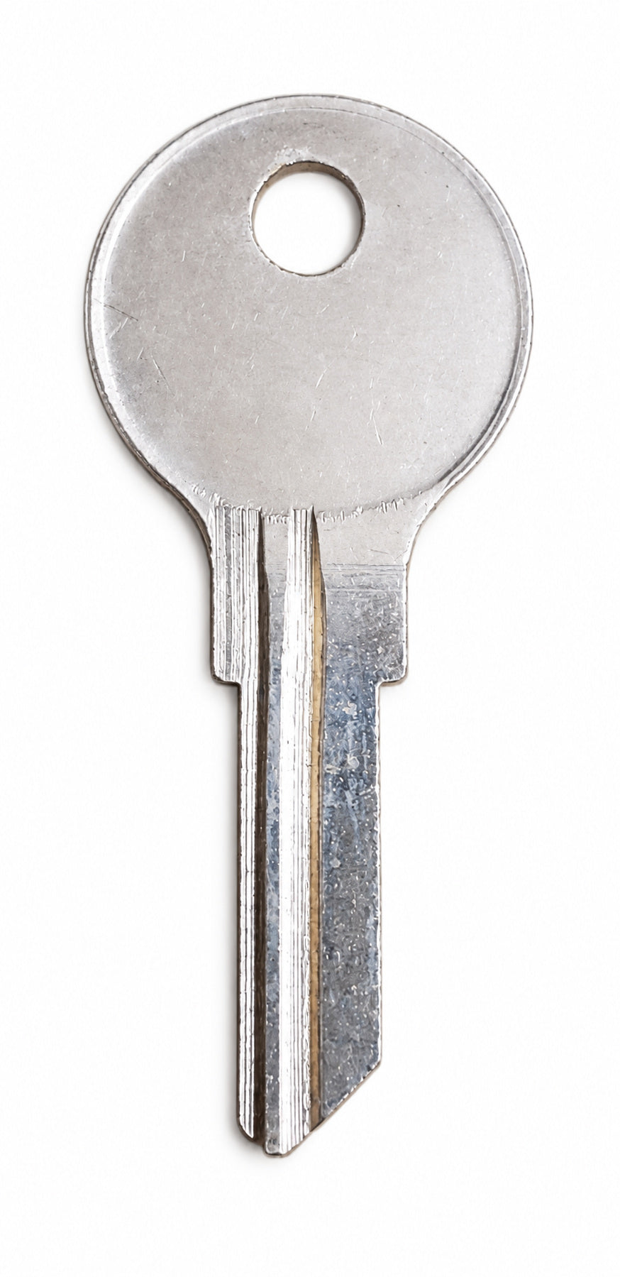 Ilco - AP4 - 104AM - K104 - Key Blank - Chicago - AMF - Cessna - Steelcase — lighting-cleaned gallery photo 2; original retained (source 47202088059123)
