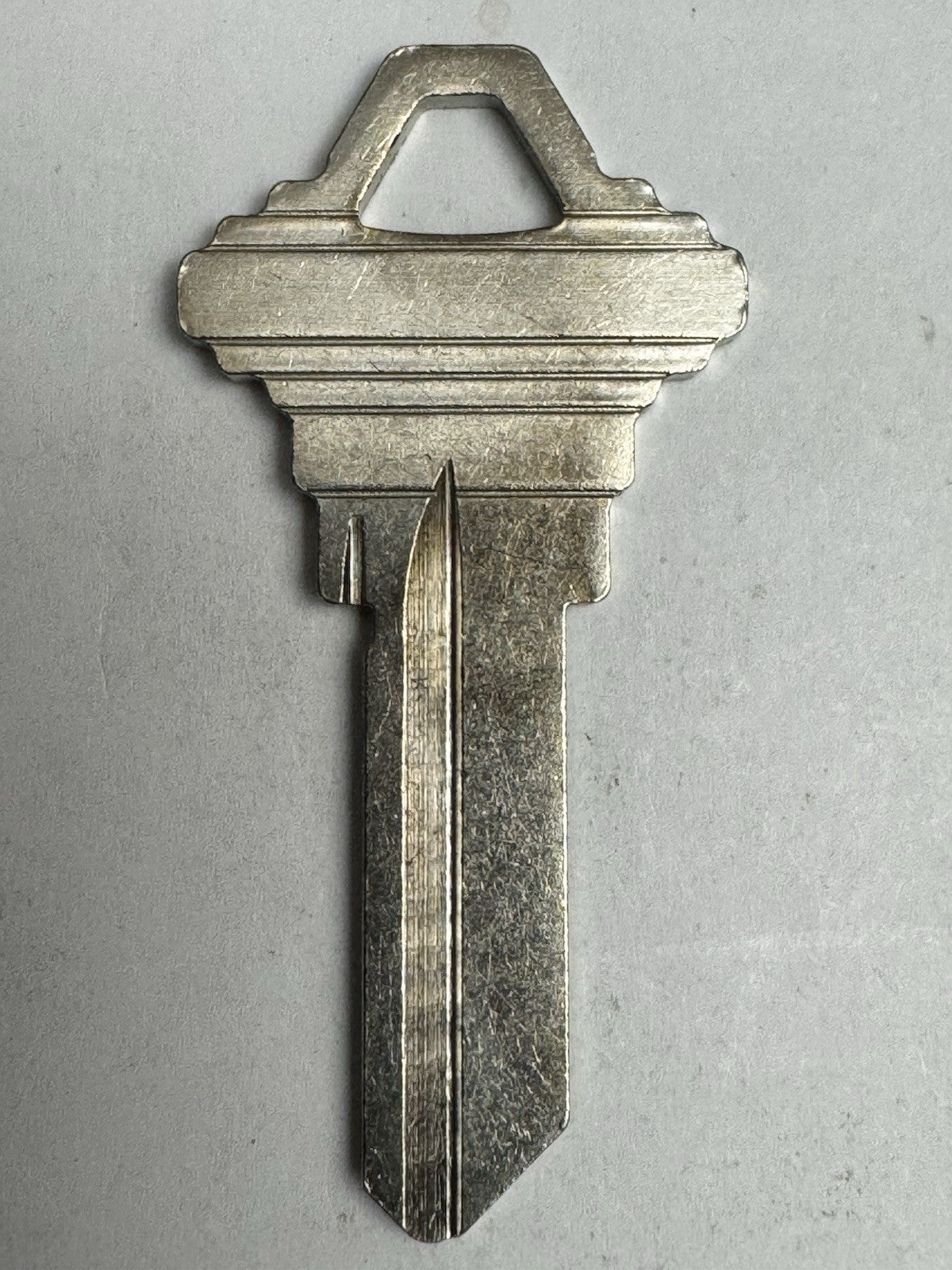 Ilco - SC1 - Schlage - Key Blank - 5 Pin - Cut to Code Nickle Plated Brass — photo 3