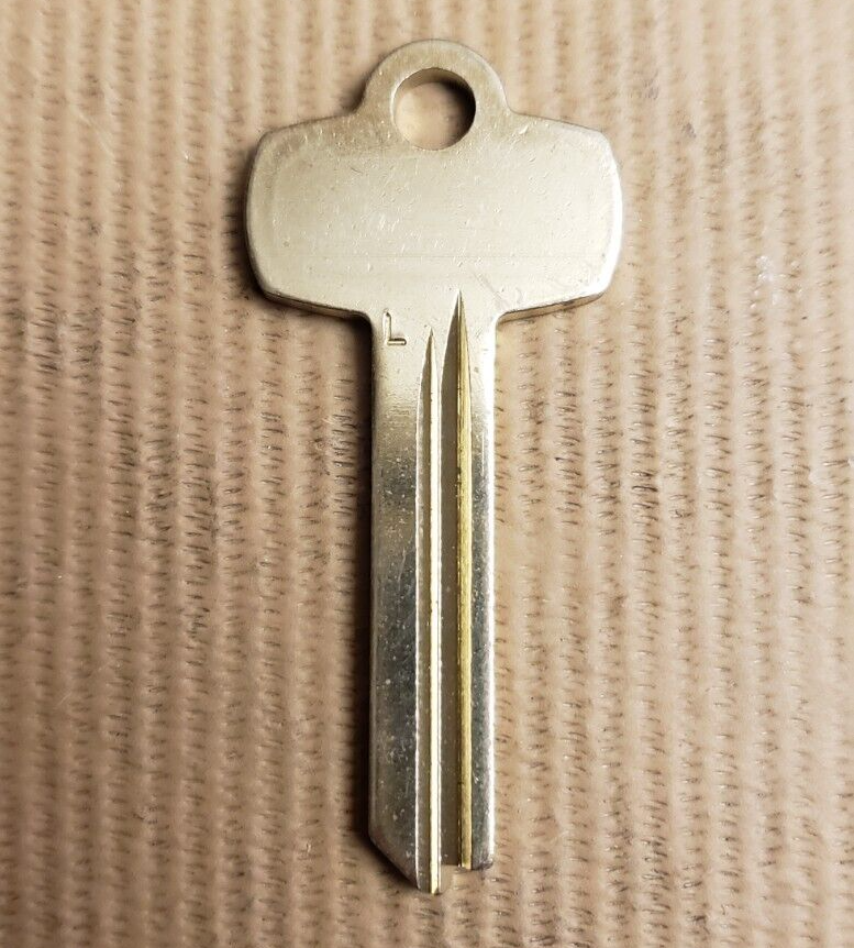 SFIC - L - 1A1L1 - Key Blank - IC Core - Small Format - BEST LookALike — photo 1