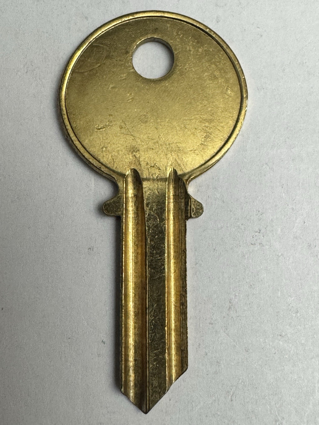 LSDA - 999B - Y220 - 9E1R - Yale - 4 Pin - Key Blank — photo 3