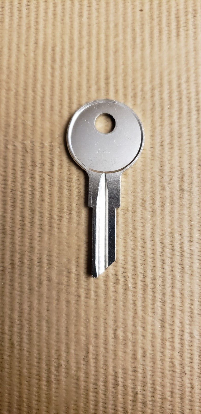 Ilco - 1098M - B1 - Freightliner - Key Blank — photo 3