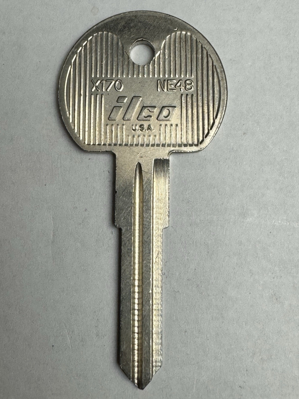 ILCO - X170 - NE48 - Kenworth Ford Peterbuilt Sterling - Key Blank — photo 2