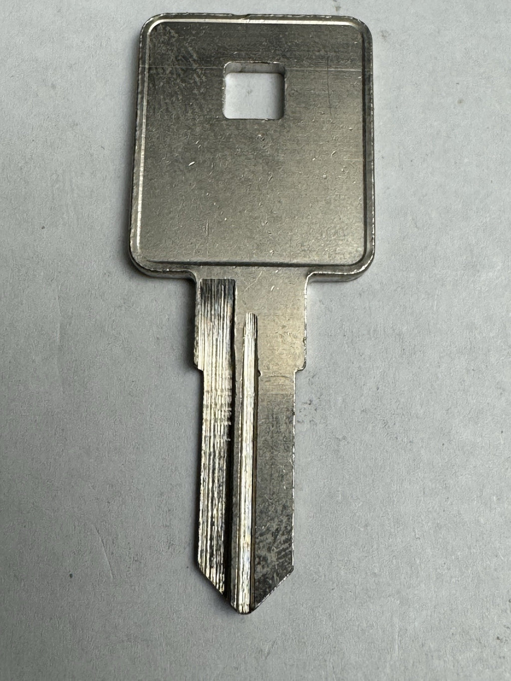 ILCO - X234 - HYD 13 - HYD13 - Harley Davidson - Key Blank — photo 3