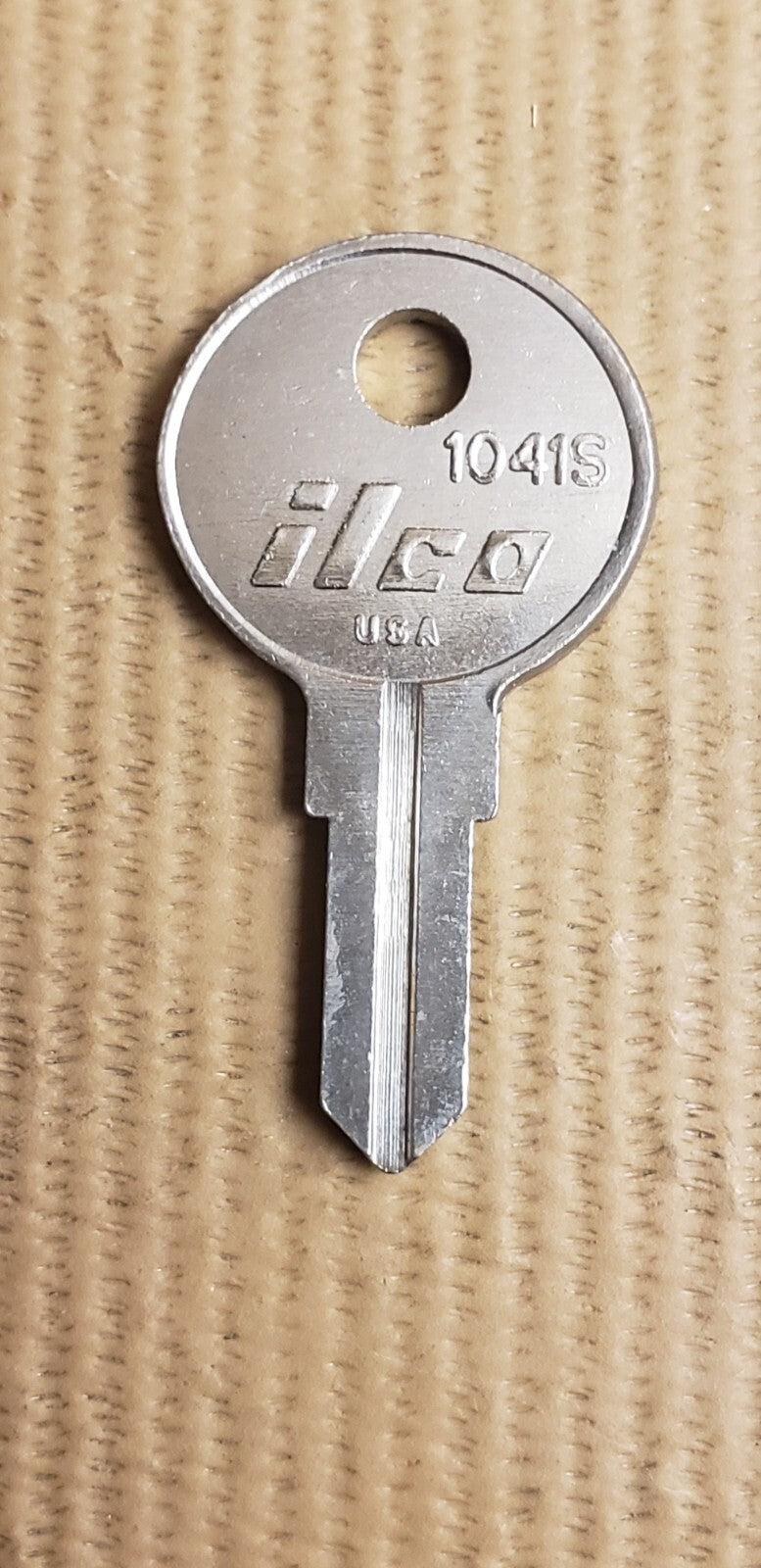 Ilco - 1041S - Key Blank - Bell - Illinois - Schwinn — photo 1