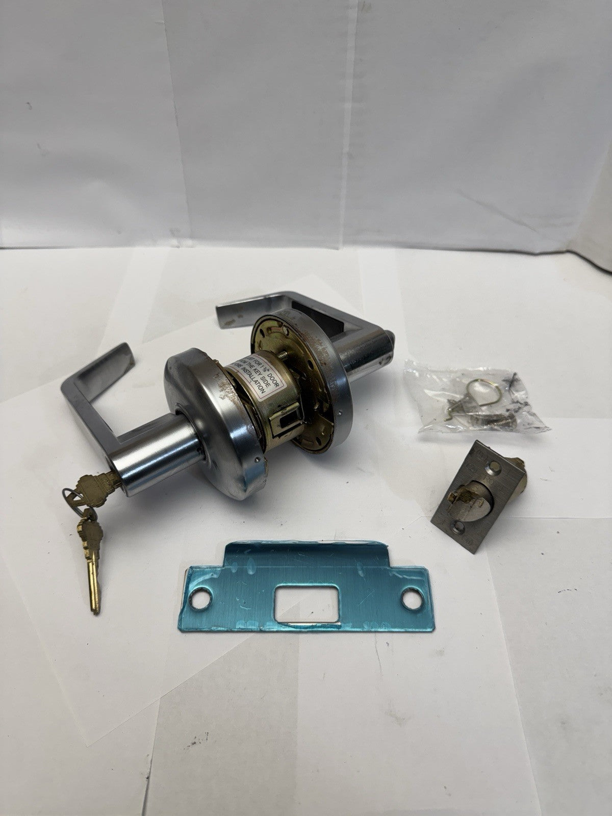 Cal Royal - Entry / Entrance - Lever Lock - Schlage C - Commercial - 2 Keys — photo 1