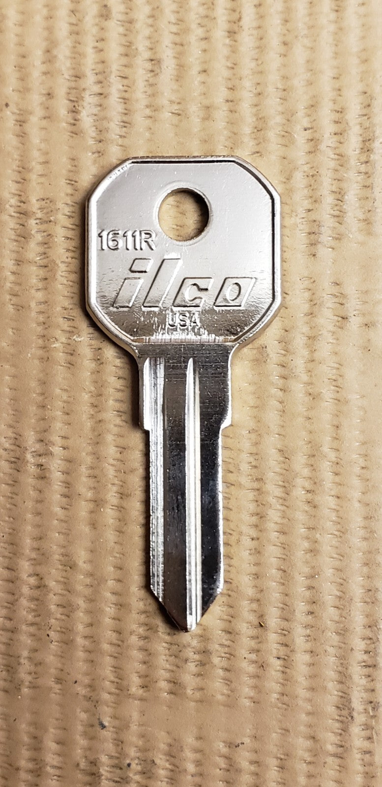 Ilco - 1611R - Key Blank - Gas Cap Reverse — photo 1