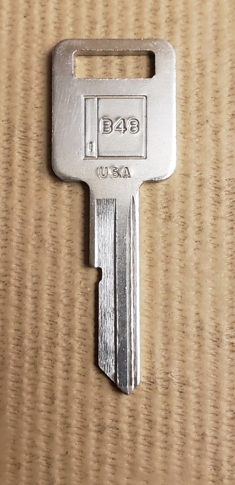Ilco - B48 - P1098A - Key Blank - GM " A " - Chevy - Ignition - USA — photo 1