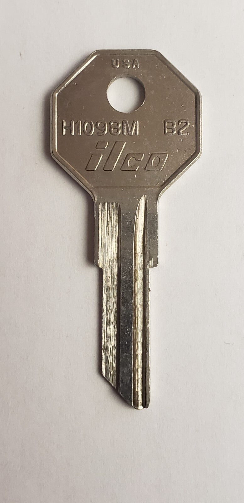 Ilco - B2 - H1098M - Key Blank GM — photo 1
