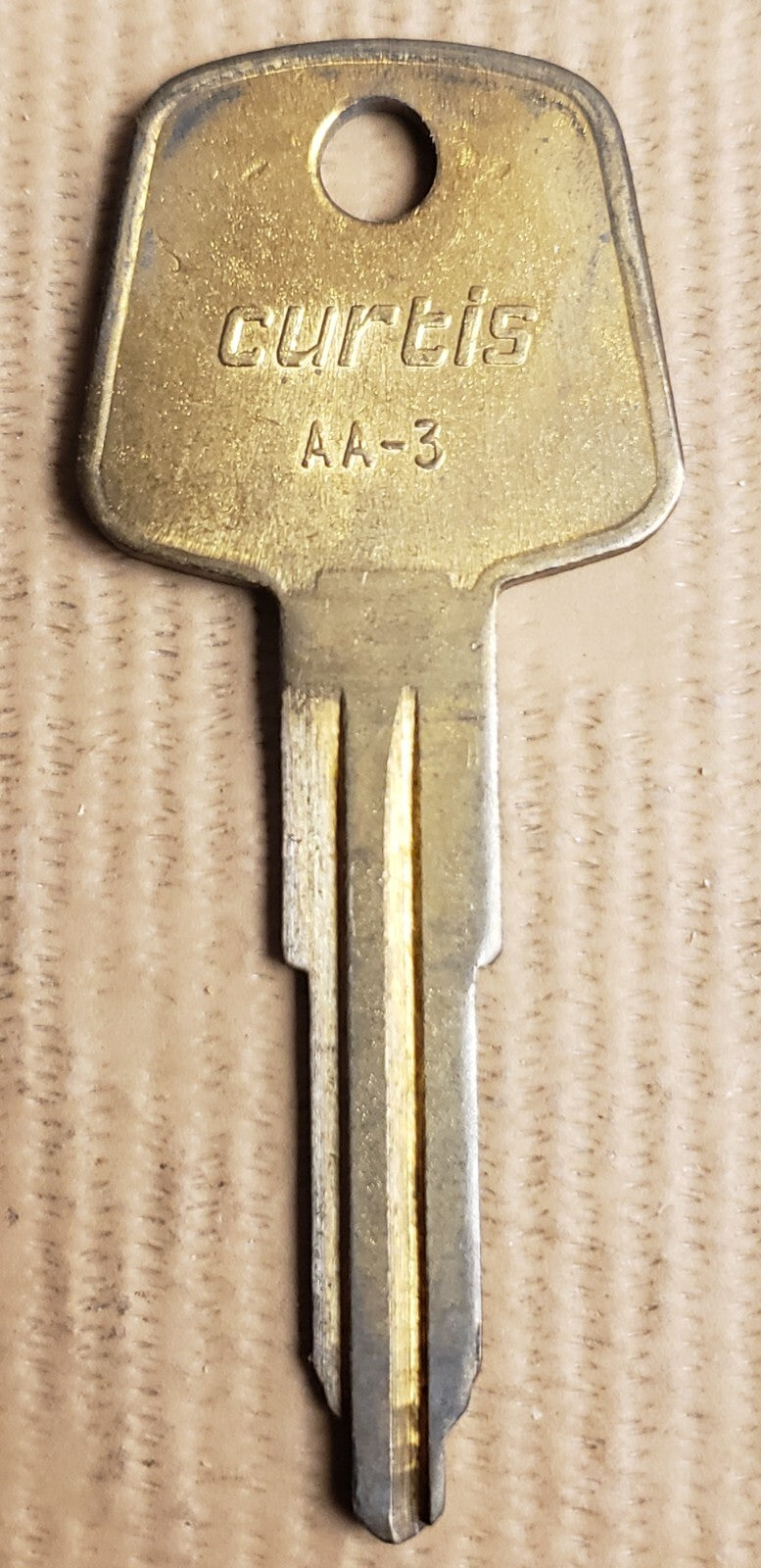 Curtis - AA-3 - X157 - LF17 - Key Blank BRITISH LEYLAND MASERATI ROVER Vintage — photo 1