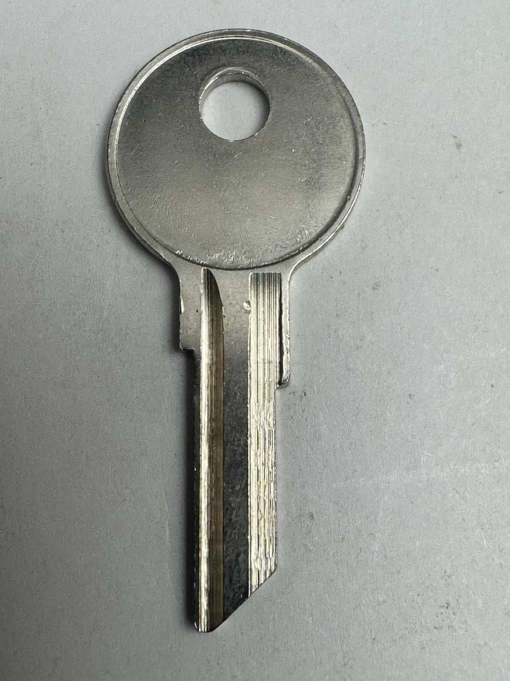Ilco - CU8 - C39B - Mercury Outboard Motor - Key Blank — photo 3