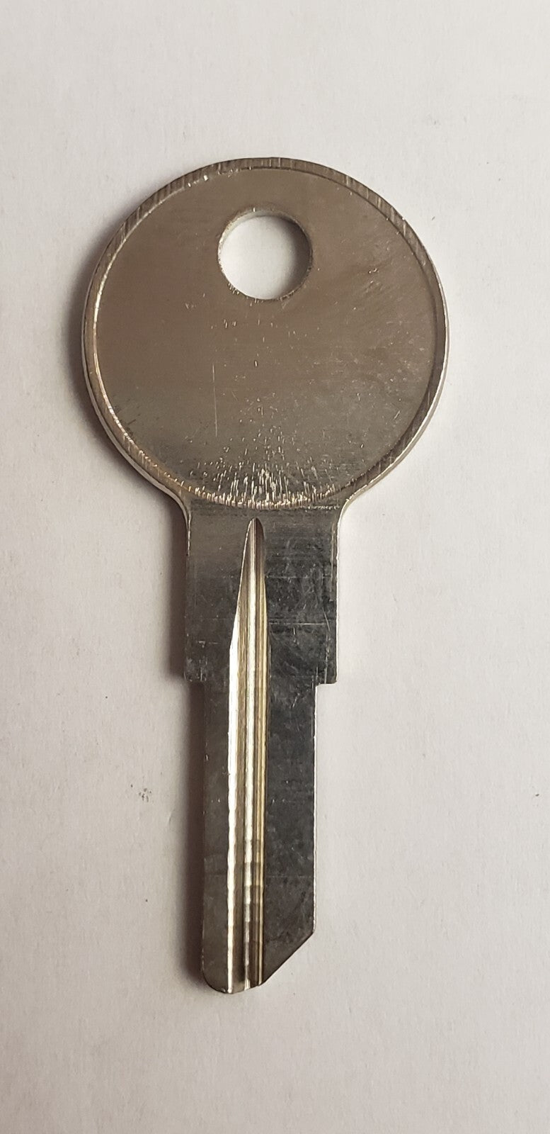 Ilco - B3 - 1098L - Key Blank - Mack Truck — photo 2