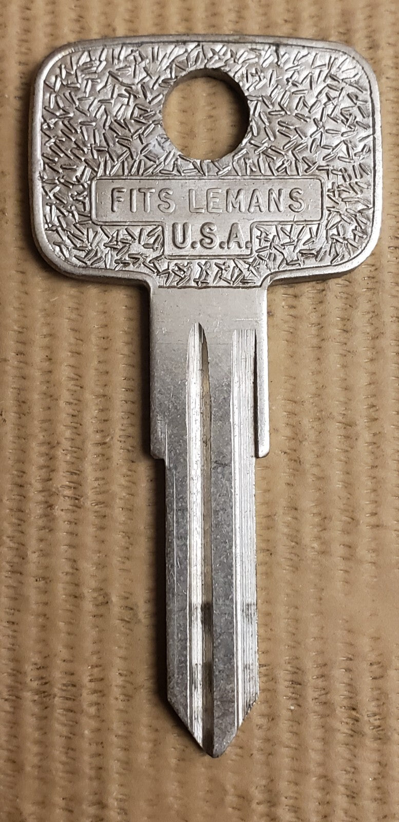 Curtis - B61 - Key Blank - Pontiac - LEMANS - Vintage — photo 2