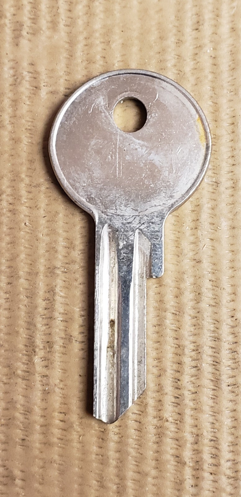Ilco - 997X - Y6 - Key Blank — photo 2