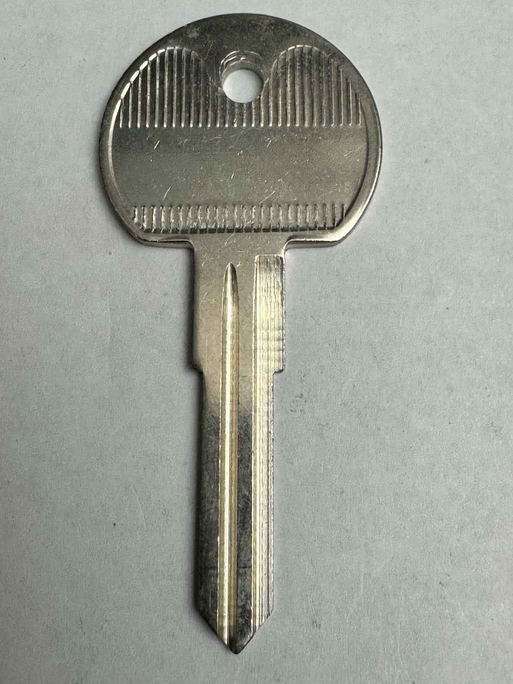 ILCO - X170 - NE48 - Kenworth Ford Peterbuilt Sterling - Key Blank — photo 3