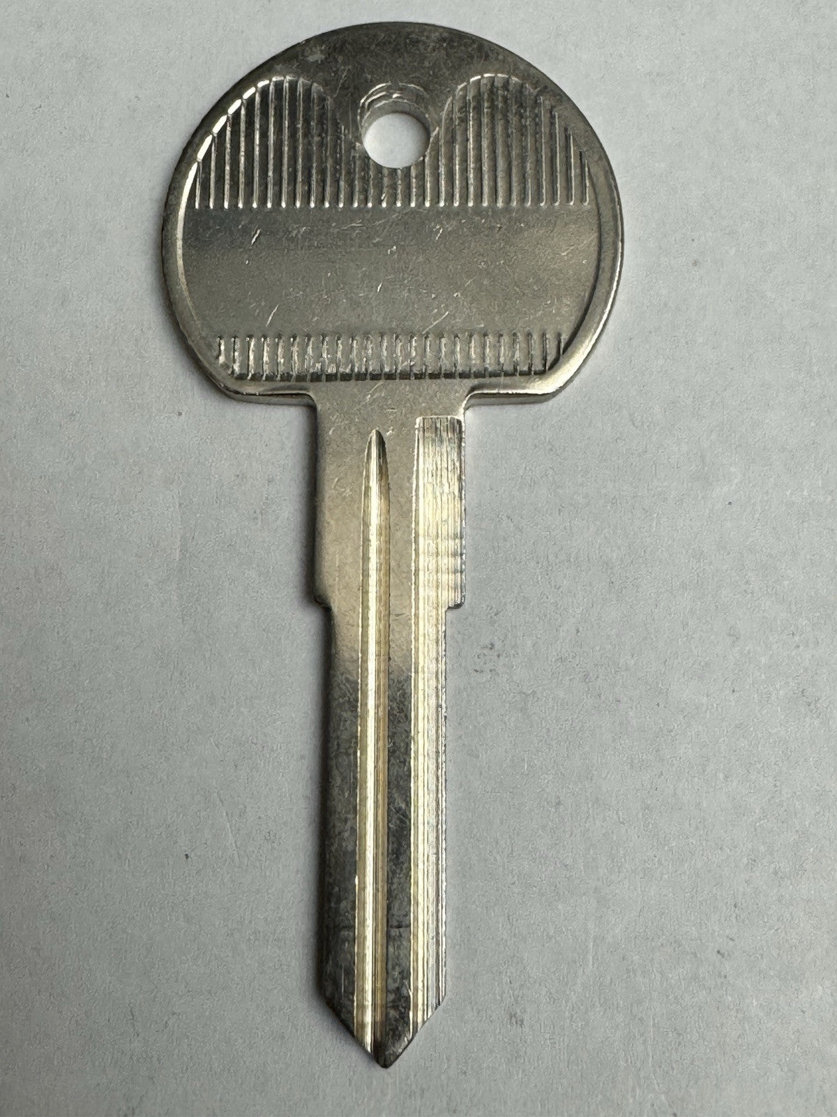 ILCO - X170 - NE48 - Kenworth Ford Peterbuilt Sterling - Key Blank — photo 3
