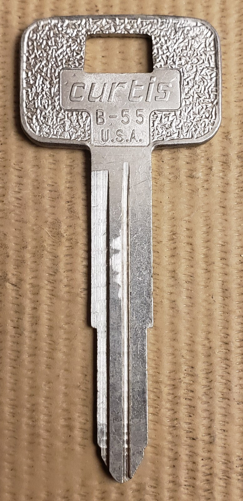 Curtis - B55 - B-55 - Key Blank - For GM Chevrolet Chevy - Nova - Vintage — photo 1