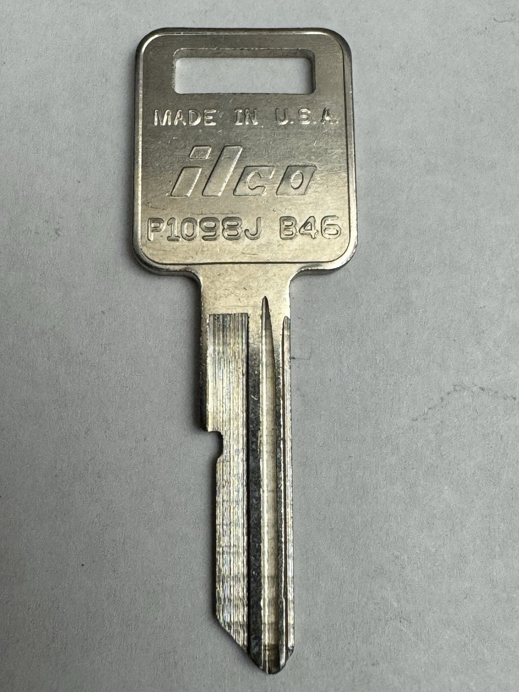 Ilco - B46 -P1098J - Key Blank - GM " J " - Chevy - Ignition - USA — photo 3