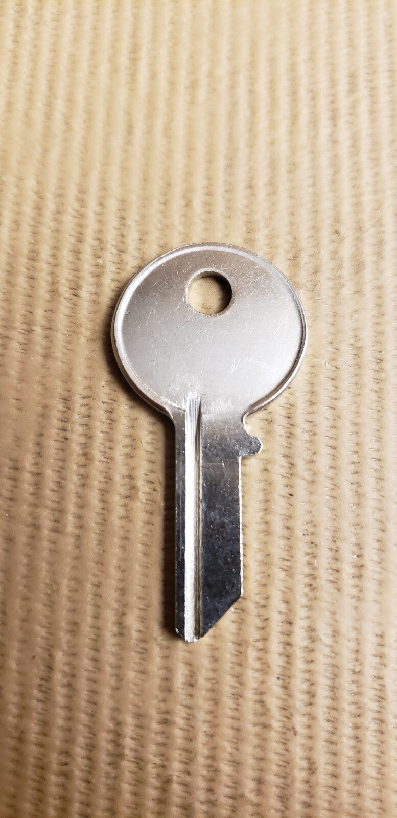 Ilco - 1041Y - CG17 - Key Blank — photo 2