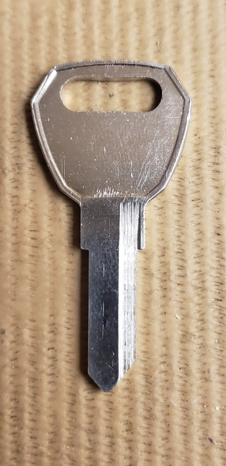 Ilco - 1645 - Key Blank FULTON HITCH — photo 2