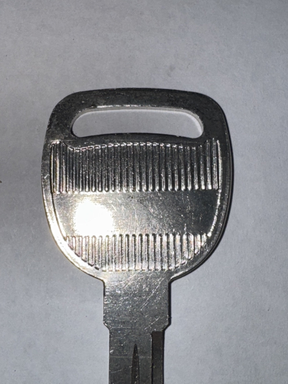 Ilco - B91 - P1111 - GM - Key Blank — photo 5