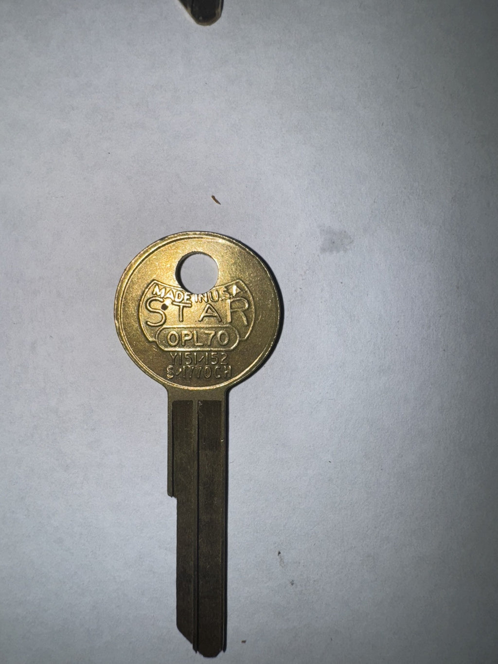 STAR - OPL70 - Y151 / 152 - S 1770CH - Chrysler - Key Blank - Vintage Brass — photo 1