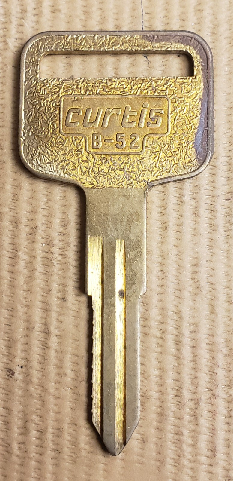 Curtis - B-52 - Key Blank — photo 3