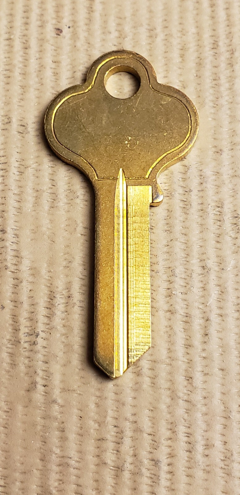EA27 - EA 27 - Key Blank — photo 3