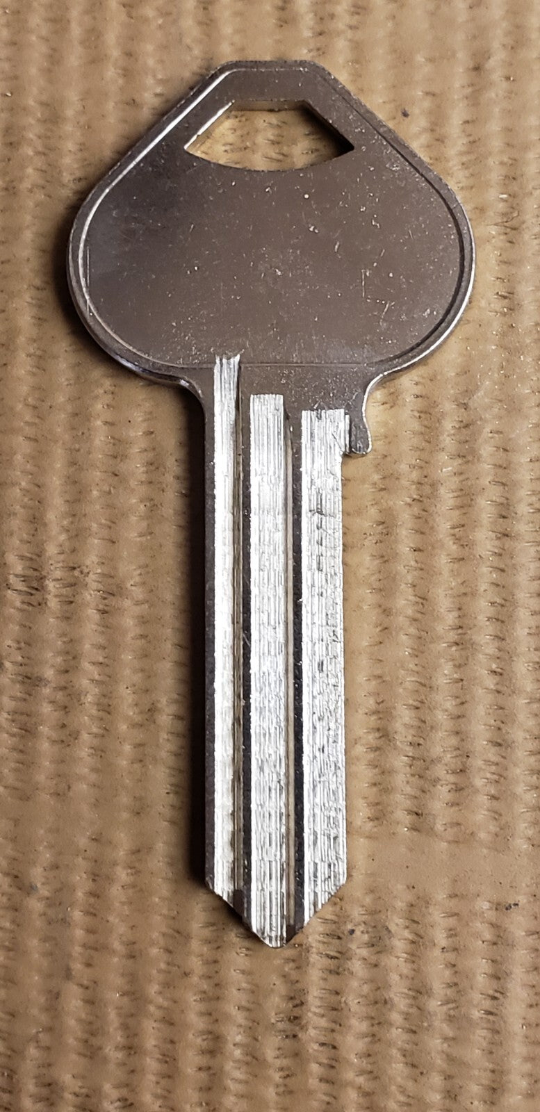 Ilco / Russwin - A1011PZ - 8N - 6 Pin - Key Blank — photo 2
