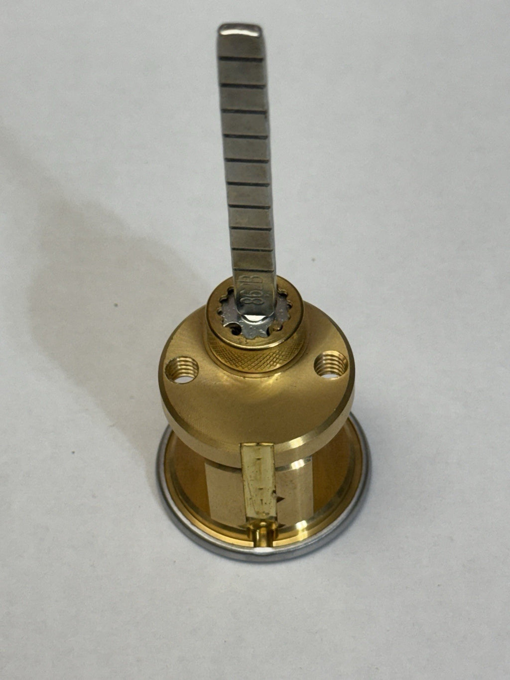 Rim Cylinder Lock - Weiser WR3 (WE) - Satin Chrome 26D — photo 5