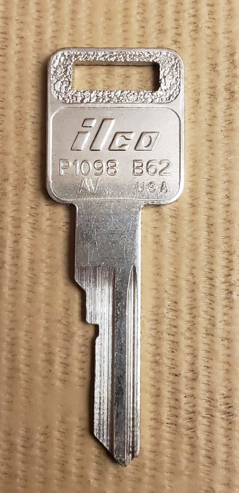 Ilco - B62 - P1098AV - Key Blank ALLANTE Buick Cadilac Chevy Chevrolet Pontiac — photo 1