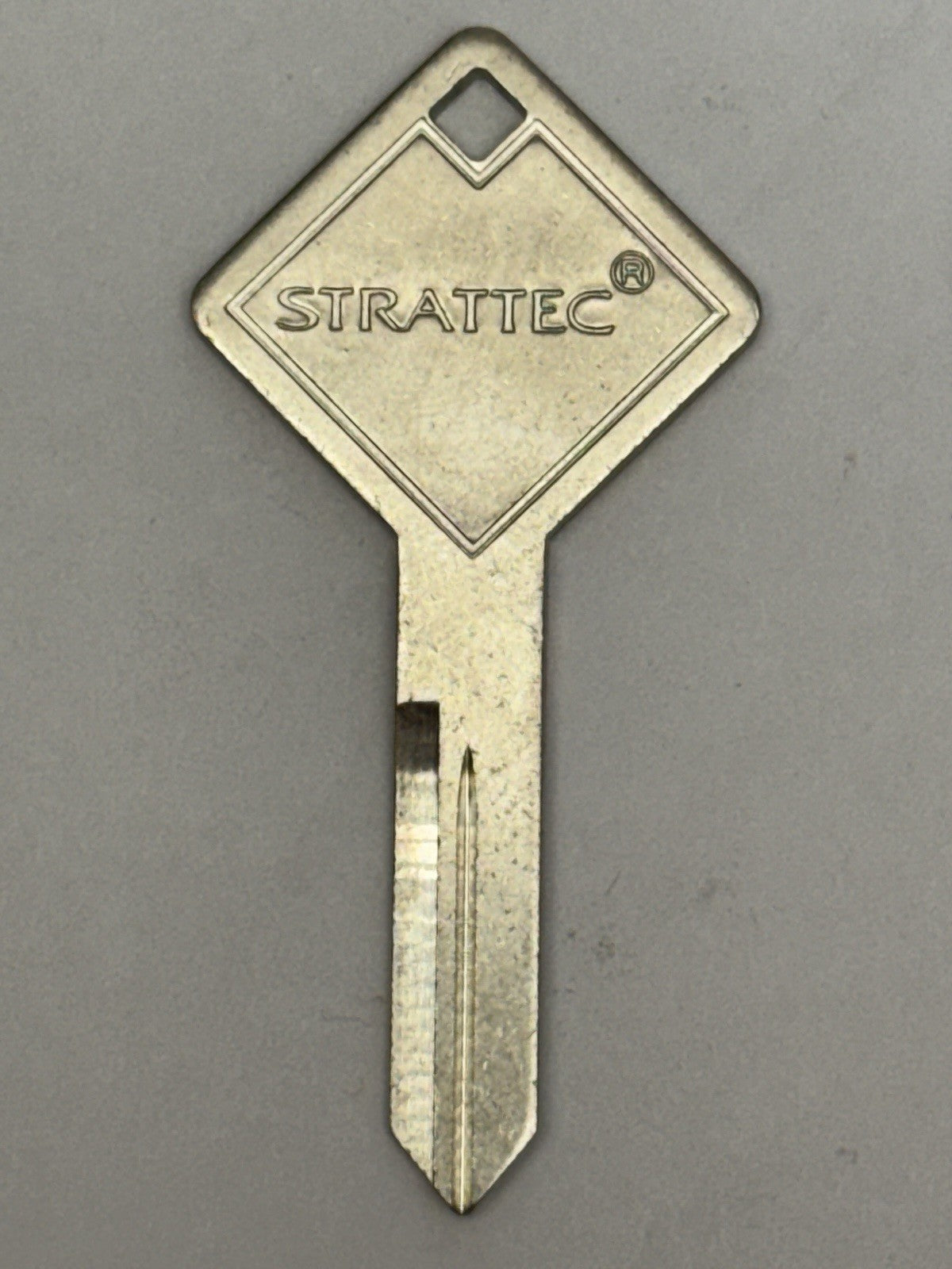 STRATTEC OEM - 1660 - 322861 - Key Blank - FORD TRUCK COVER - LEER - KNAPHEIDE — photo 1