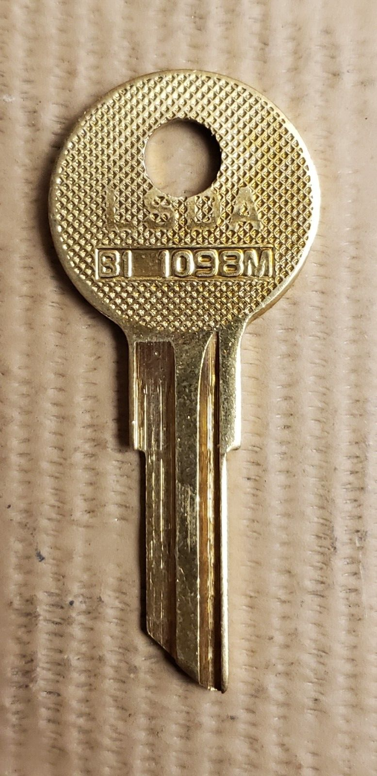 Freightliner Truck  - 1098M - B1 - Key Blank - Brass — photo 2