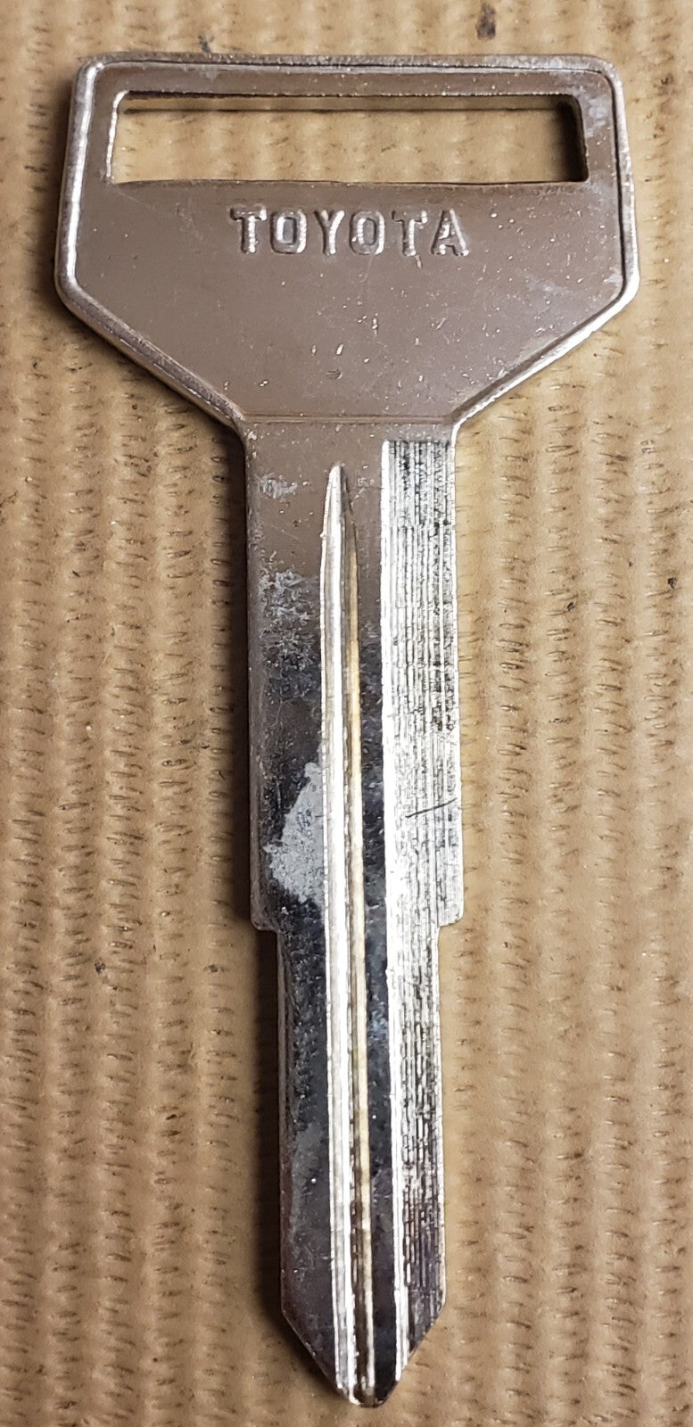 Ilco - TR39 - X151 - Key Blank - Buddy Scooters - Toyota — photo 2