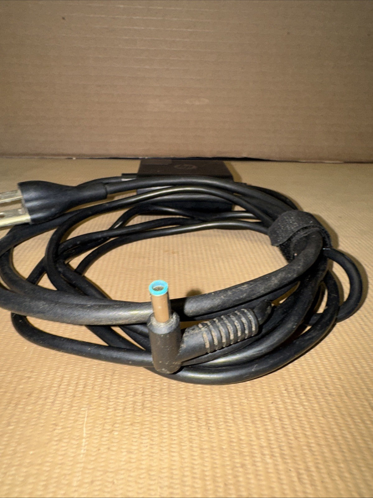 HP 853490-002 TPN-CA04 19.5V 2.31A 45W Notebook Ac Adapter - Genuine OEM — photo 2