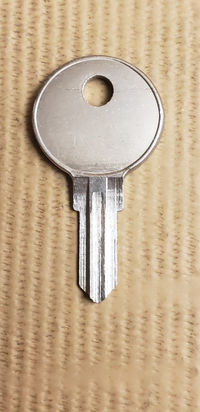 Ilco - 1041S - Key Blank - Bell - Illinois - Schwinn — photo 2