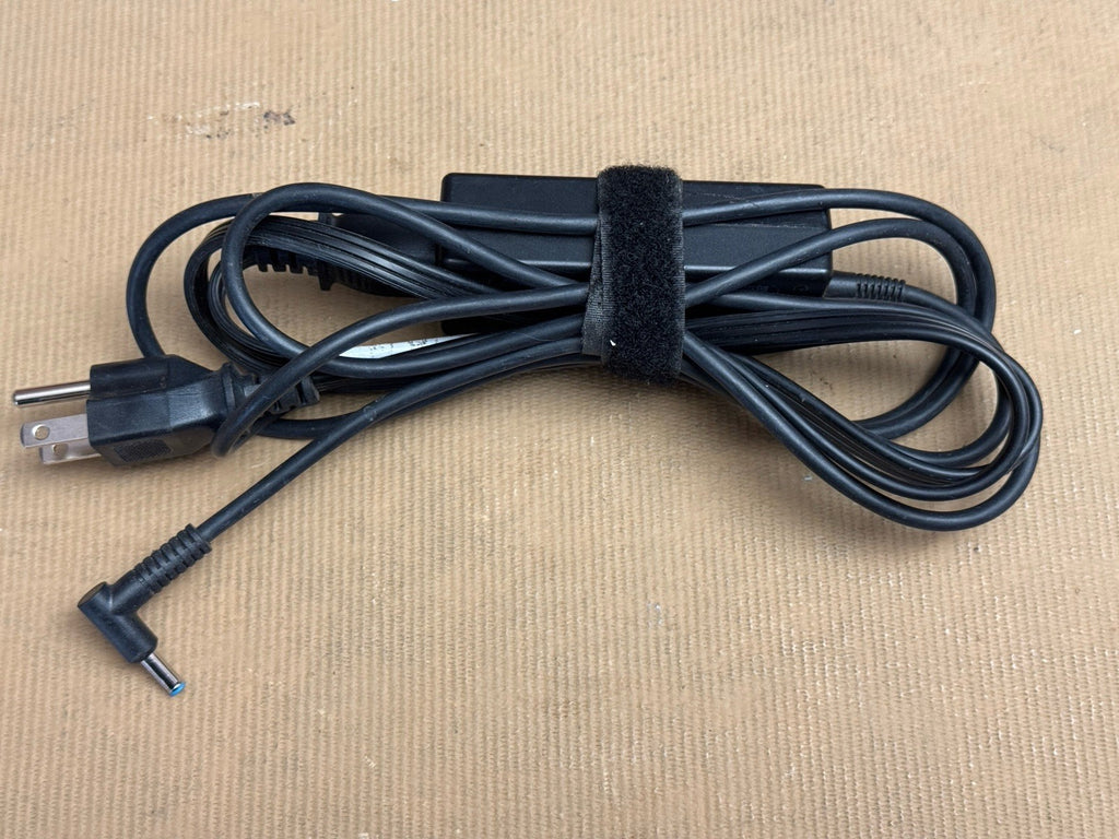 HP Genuine 45W 19.5V AC Adapter Charger 741727-001 HSTNN-CA40 TPN-CA14 Blue Tip — photo 1