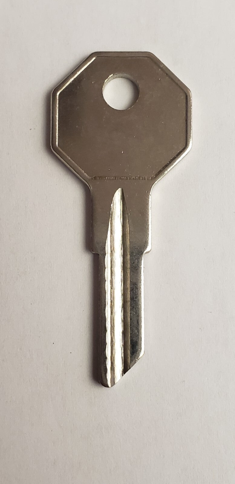 Ilco - B2 - H1098M - Key Blank GM — photo 2