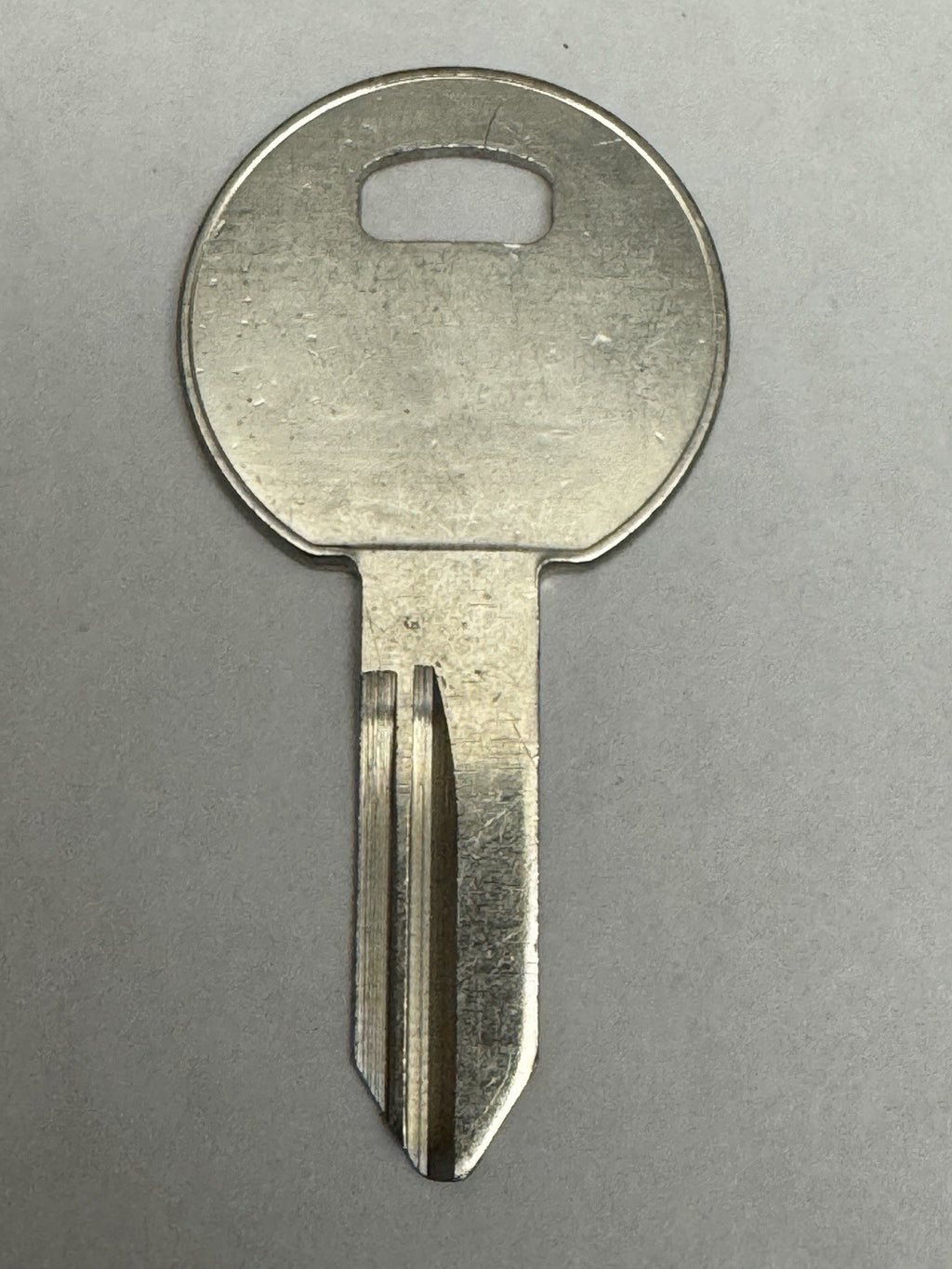 ILCO - TM14 - 1622 - Trimark Winnebago Knapheide - Key Blank — photo 3