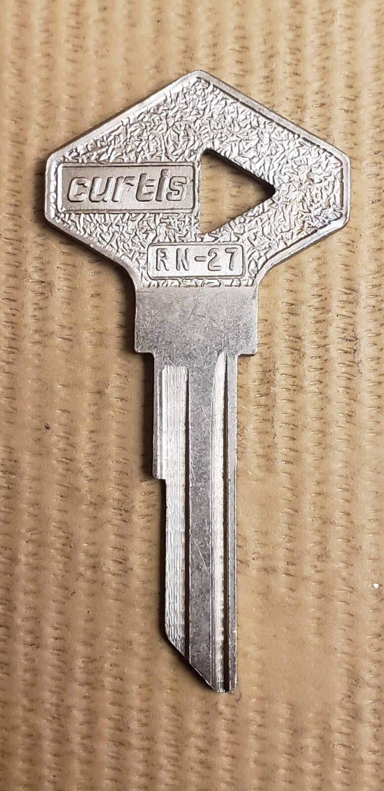 Curtis - RN-27 - X150 - RN27 - Fits Renault Cars - Key Blank - Vintage — photo 1