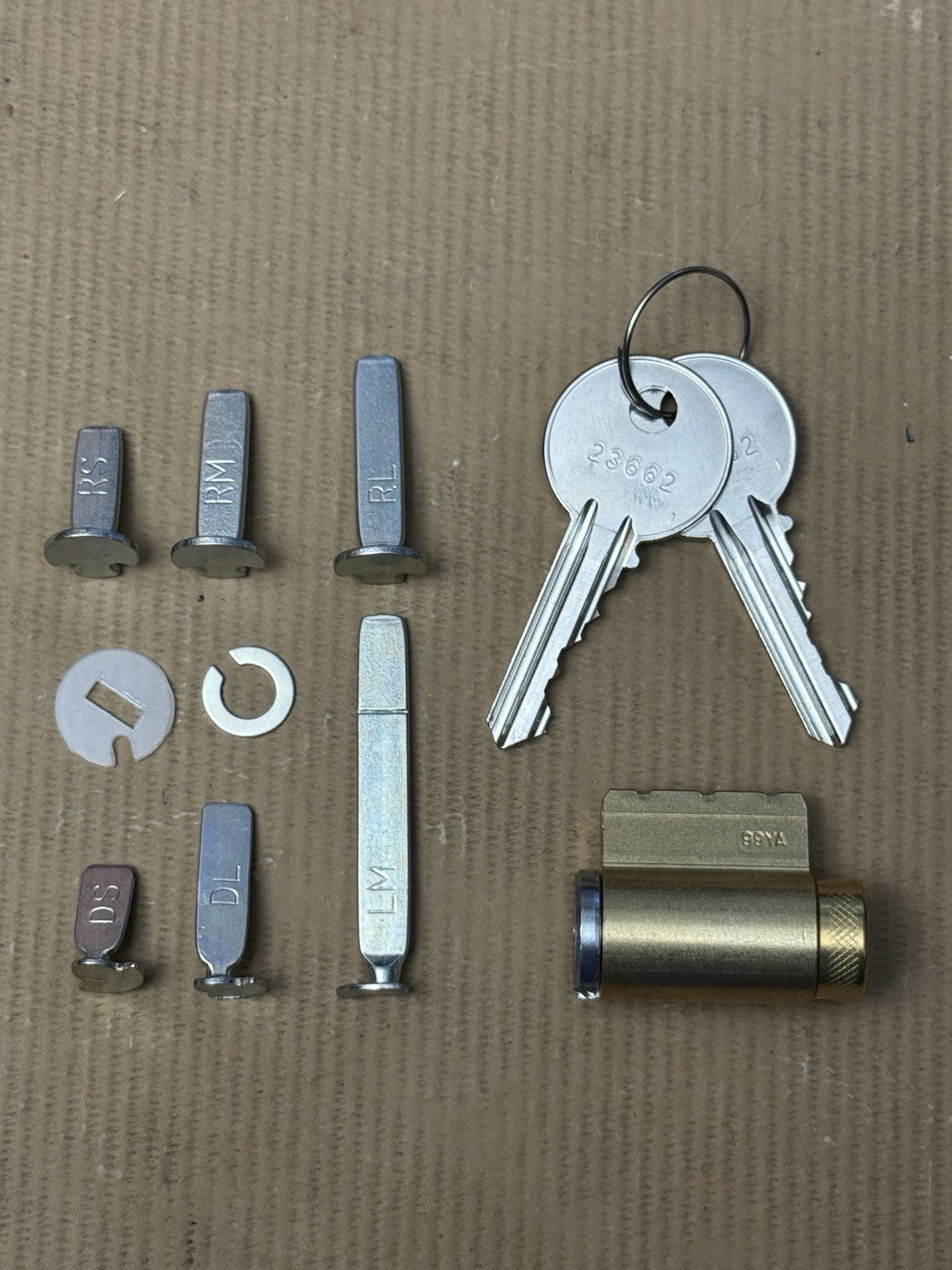 LSDA - Yale YA8 (Y1) - KIK - Knob, Lever, Deadbolt Cylinder - Satin Chrome — photo 1