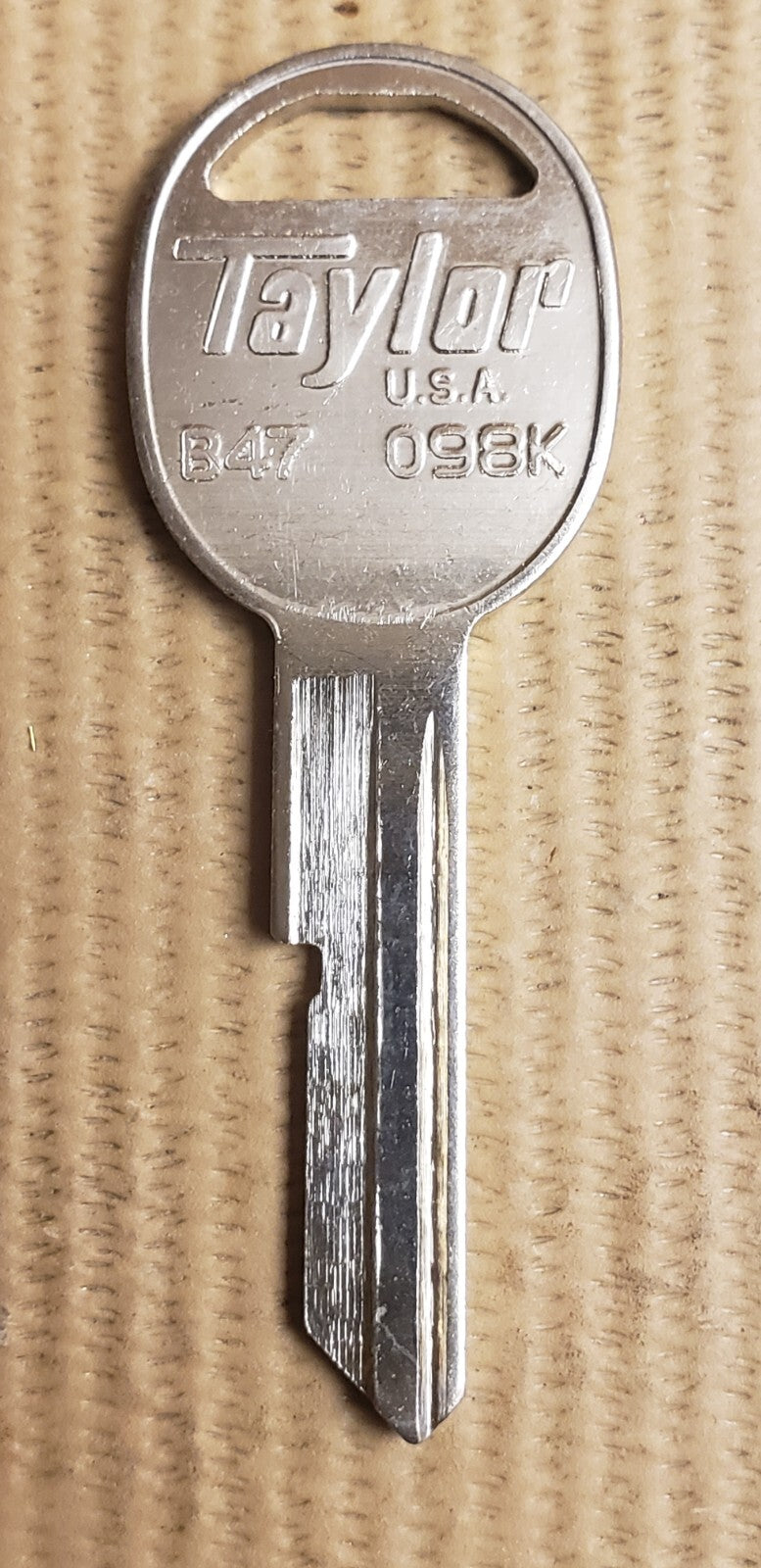 Taylor - B47 - S1098K - Key Blank - For GM - K series — photo 1