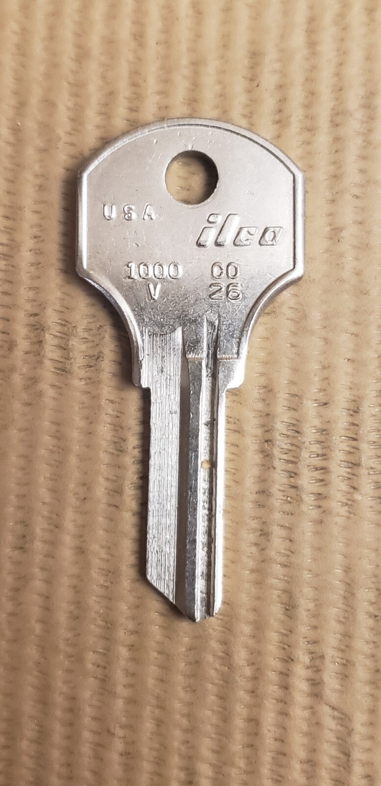 Ilco - 1000V - CO26 - Key Blank CCL 8658JVR - Snap On - Hudson - Fort — photo 1