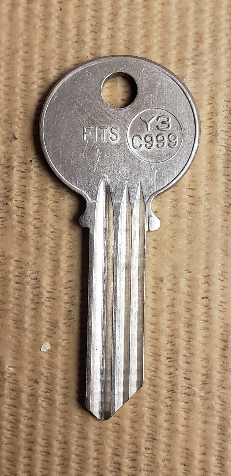 Taylor - 14YM - Y3 C999 - Key Blank — photo 2