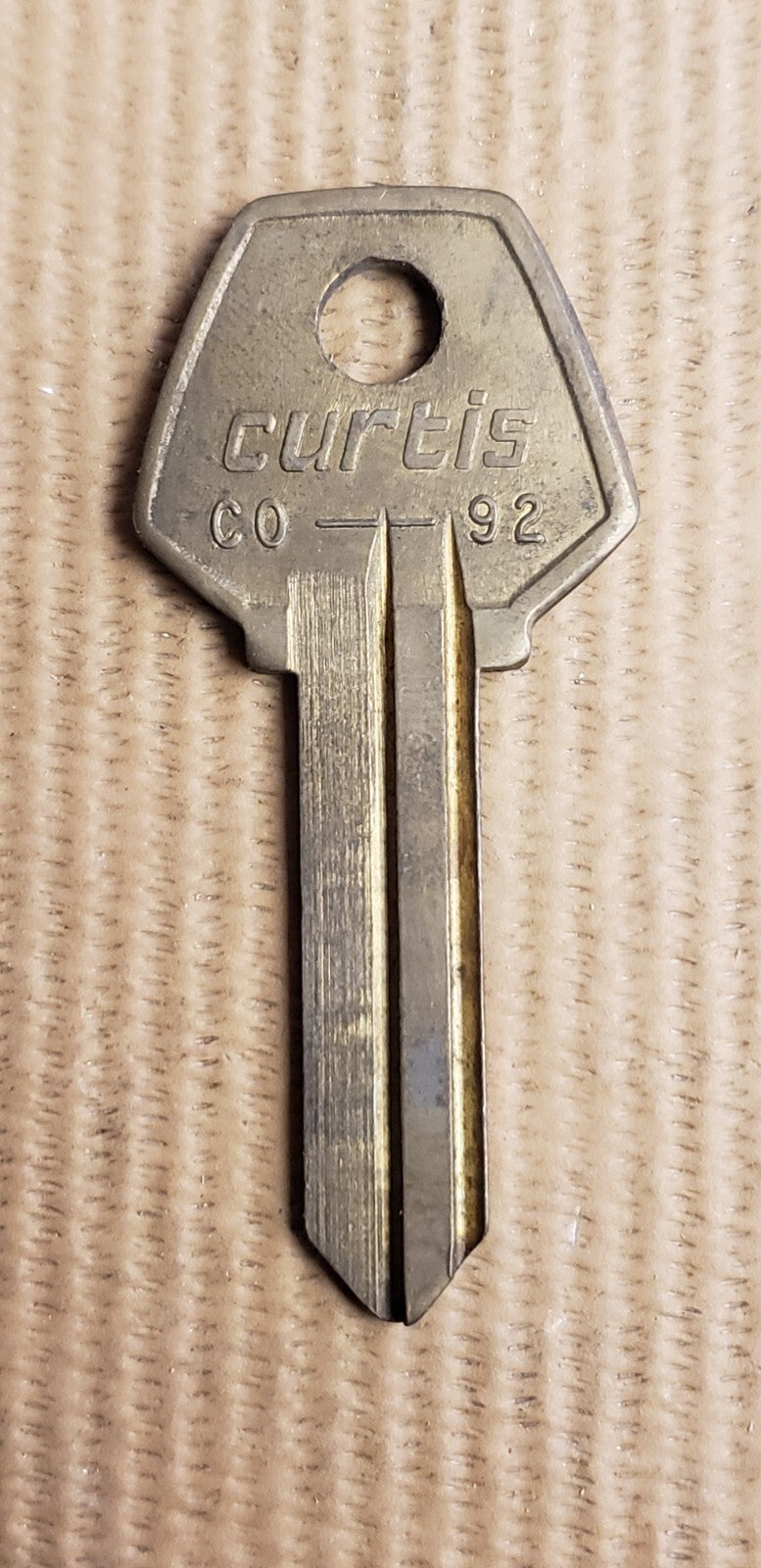 Curtis - CO-92 - Key Blank  CORBIN Z1 59A2 6 - A1001FH - 6 Pin — photo 4